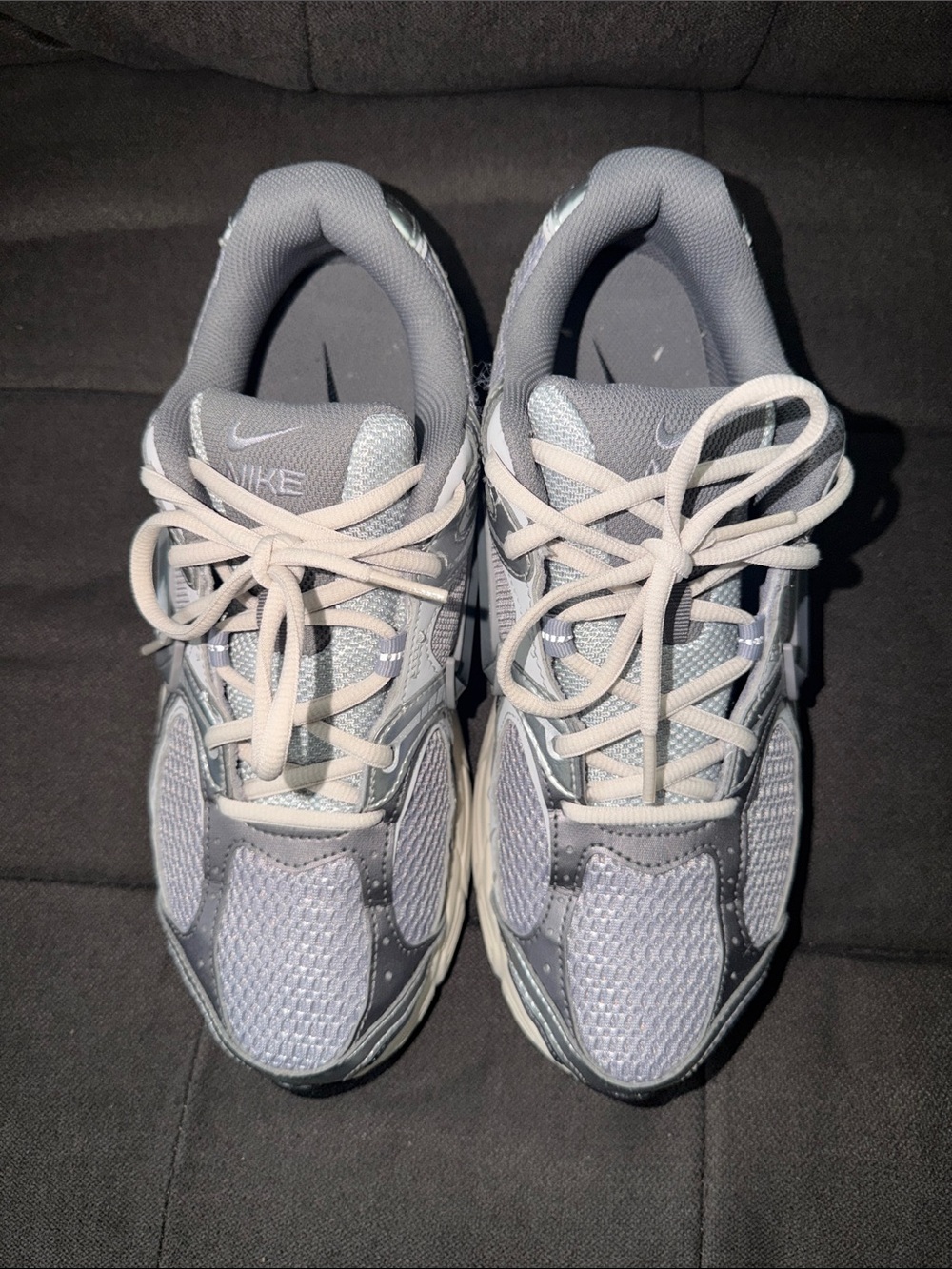 Nike Vomero 5 Shoes - men size 9.5/ women 11